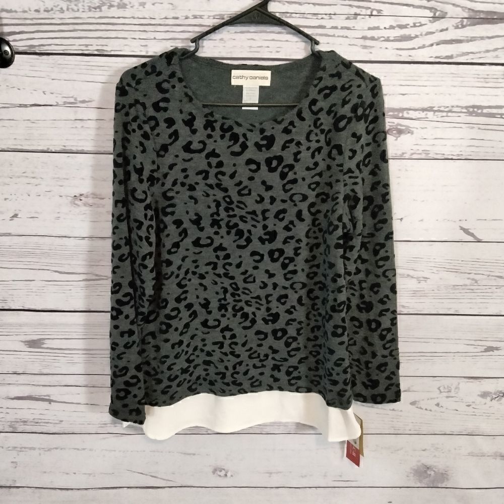 NWT: "Cathy Daniels" woman's shirt